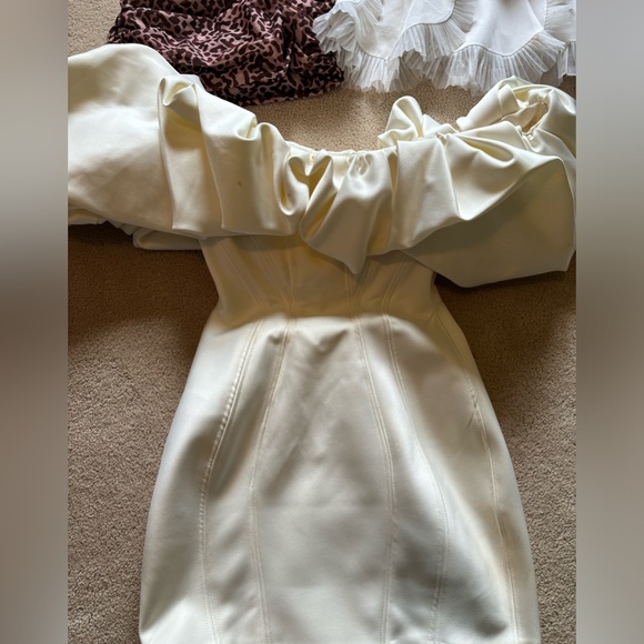 Selena House Of Cb - Picture 2 of 4